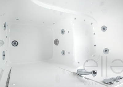 5 low threshold walk in bathtub-600