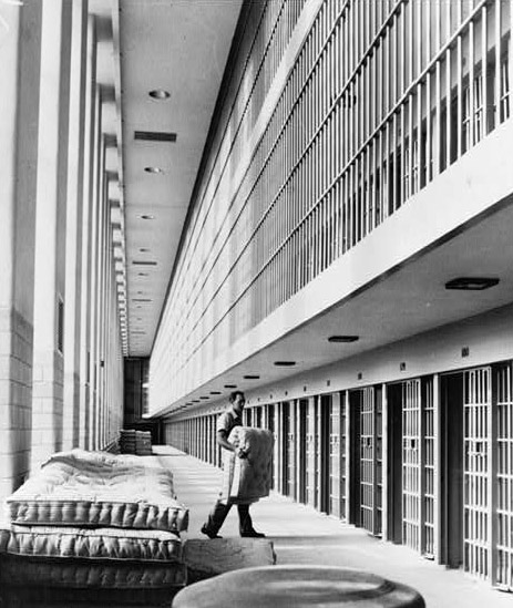 Can I keep my Social Security SSDI / SSI while serving jail time?