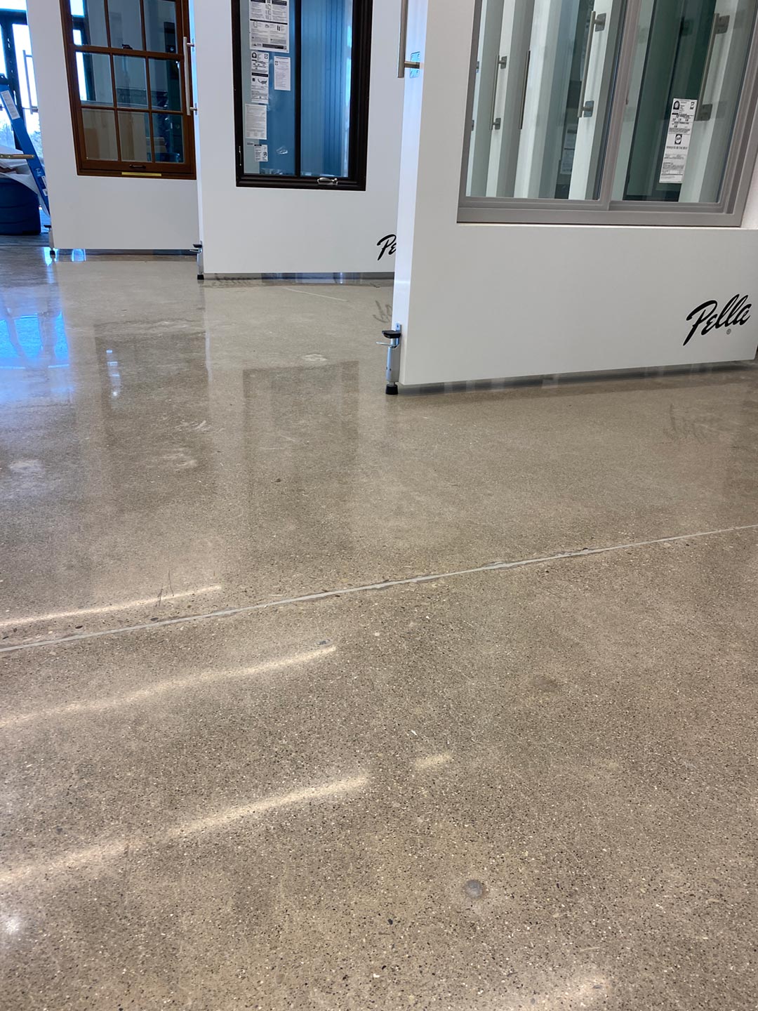 concrete-floor-polishing-showroom